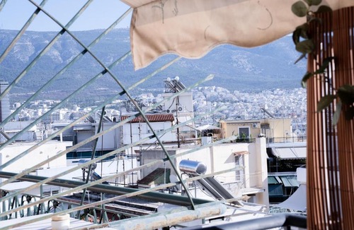 Ampelokipoi Apartment | Rooftop Penthouse with City & Mountain Views, Private Parking - Next to the Metro