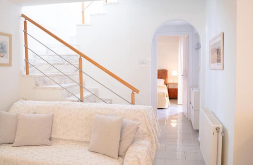 Ampelokipoi Apartment | Rooftop Penthouse with City & Mountain Views, Private Parking - Next to the Metro