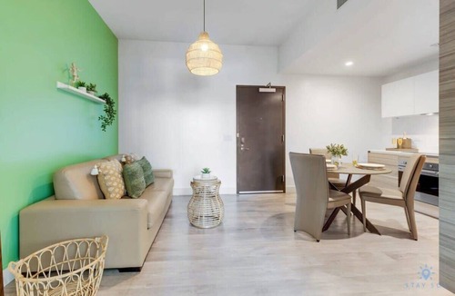 Hollywood Apartment | Rooftop Pool| Balcony|Hollywood Beach Broad–walk