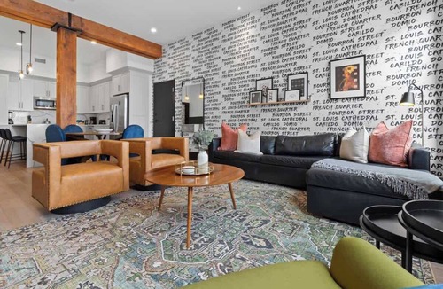 Arts/Warehouse District Hotel | Rooftop Pool | Full Kitchen | Game Room | Hotel