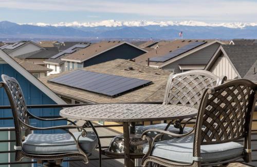 Aurora House | Rooftop Sunset Escape BBQ & Billiards Sleeps 8