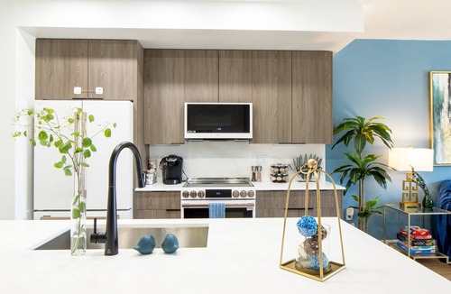 Desert View Village Apartment | Rooftop Sunsets·King Bed-Heated Pool-Near Golf