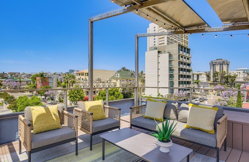 Little Italy Apartment | Rooftop w/Views: Modern Little Italy Townhome