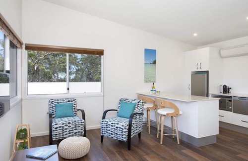 Vincentia Apartment | Rooftops - Vincentia