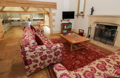 Broadway House | Rookery Hall