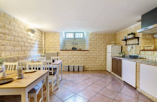 Como Apartment | Room 1 for 3 Guests with Wi-Fi in Como