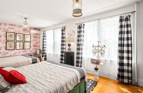 Woodstock Apartment | Room 10- Twin Gables of Woodstock