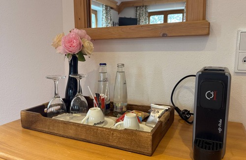 Seefeld Apartment | Room 13 Spacious Double Room with Wi-Fi