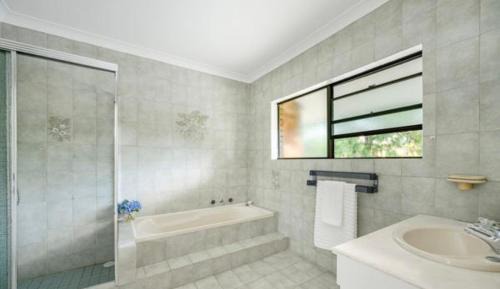 Carlingford House | Room 16