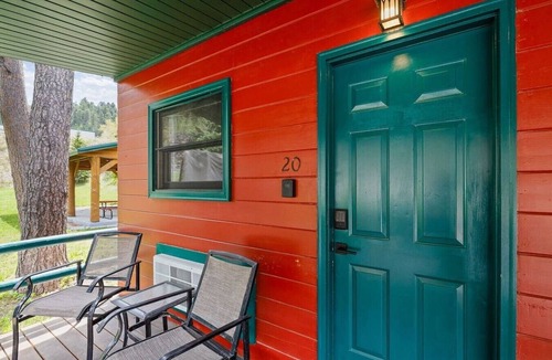 Deadwood Hotel | Room 20 – Spacious Stay