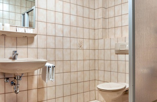 Lehrberg Apartment | Room 3 - Double room with Wi-Fi