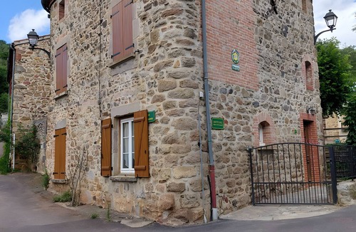Saint-Gervazy Apartment | Room 4 with Shared Terrace, Wi-Fi and Air Conditioning