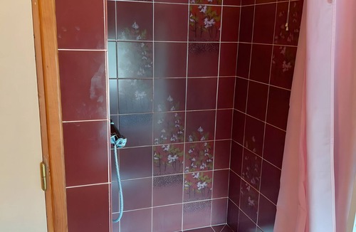 Saint-Gervazy Apartment | Room 4 with Shared Terrace, Wi-Fi and Air Conditioning