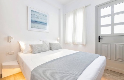 Parikia Hotel | Room 8 @ Pelican Paros in the Old Town!
