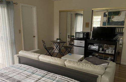 The Roads House | Room between Brickell and Little Havana