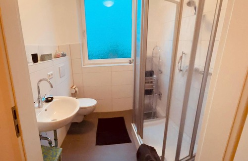 Wolfsburg Apartment | Room "black" in shared flat - central & quiet - VW, Autostadt, VfL parking lot and WLAN