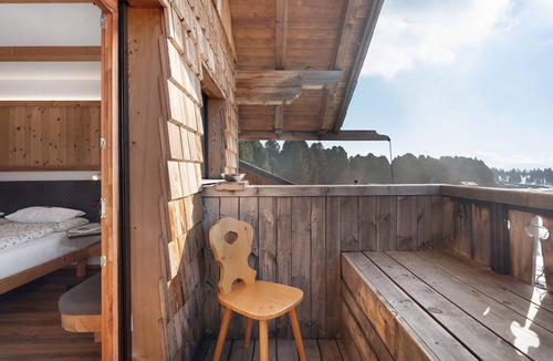 Villandro Apartment | Room 'Blau' with Shared Terrace, Shared Garden and Wi-Fi
