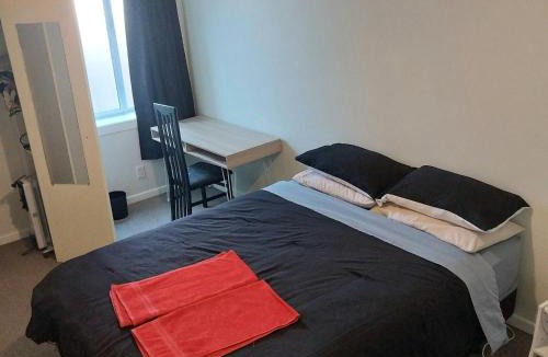 Seatoun House | Room C Flat 2 33a Ventnor Street Seatoun