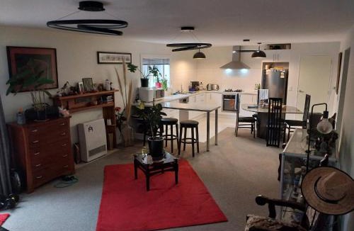 Seatoun House | Room C Flat 2 33a Ventnor Street Seatoun