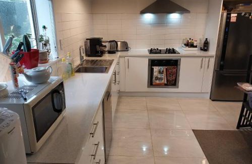 Seatoun House | Room C Flat 2 33a Ventnor Street Seatoun