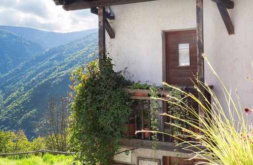 Arsie Apartment | Room 'Camera 1' with Mountain View, Shared Garden and Wi-Fi