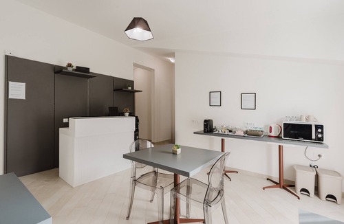 San Giuseppe Jato Apartment | Room "Camera 2" with Balcony, Wi-Fi, and Air Conditioning