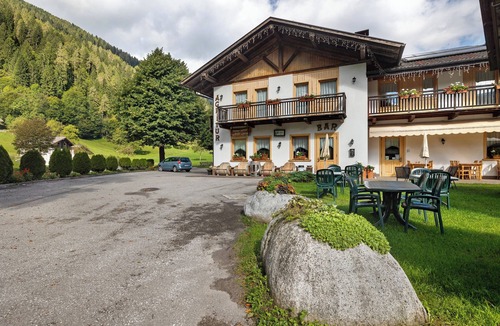 Caderzone Terme Apartment | Room 'Camera Doppia Comunicante Nonni' with Mountain View, Shared Garden and Wi-Fi
