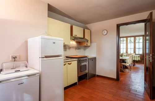 Fucecchio House | Room 'Camera Fuoco' with Shared Pool, Shared Garden and Wi-Fi