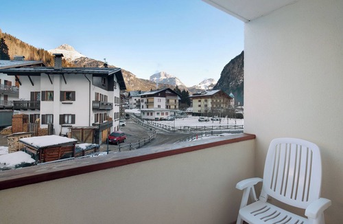 Fontanazzo Apartment | Room 'Camera Quadrupla Genzianella' with Mountain View, Shared Terrace and Wi-Fi