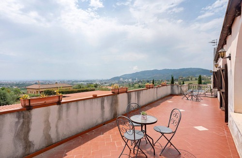 Magazzeno Apartment | Room 'Camera Verde' with Sea View, Wi-Fi and Air Conditioning