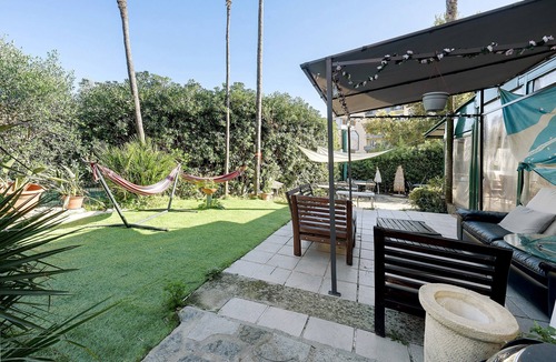 Chiavari Apartment | Room 'Camera Matrimoniale' with Shared Garden, Wi-Fi and Air Conditioning