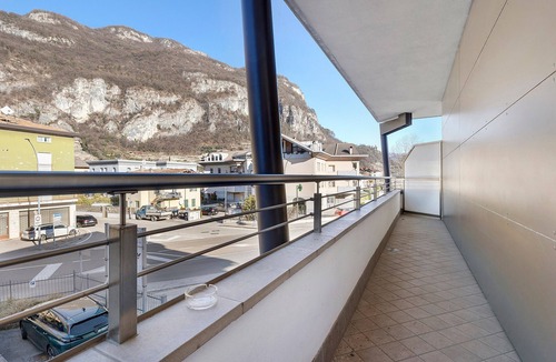 Mori Apartment | Room 'Camera Matrimoniale' with Mountain View, Wi-Fi and Air Conditioning