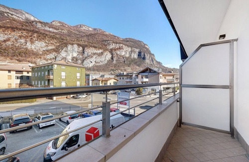 Mori Apartment | Room 'Camera Matrimoniale' with Mountain View, Wi-Fi and Air Conditioning
