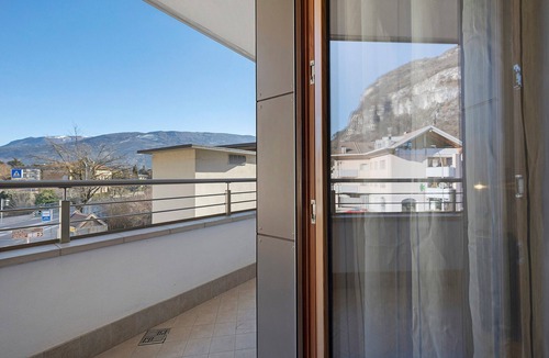 Mori Apartment | Room 'Camera Matrimoniale' with Mountain View, Wi-Fi and Air Conditioning