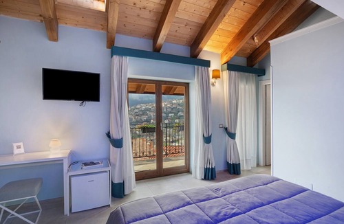 Agerola Apartment | Room 'Camera Miseria E Nobilta' with Balcony, Wi-Fi and Air Conditioning
