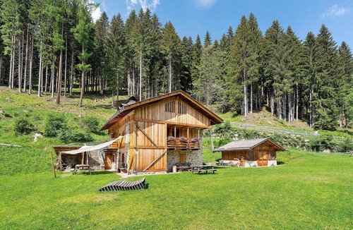 Rabbi Apartment | Room 'Camera Polinar' with Mountain View and Shared Garden