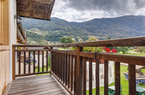 Caderzone Terme Apartment | Room 'Camera Quadrupla N 1' with Mountain View, Shared Garden and Wi-Fi