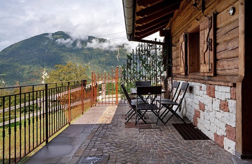 Arsie Apartment | Room 'Camera Quadra' with Mountain View, Balcony and Wi-Fi