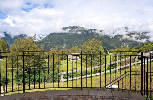 Arsie Apartment | Room 'Camera Rotonda' with Mountain View, Balcony and Wi-Fi