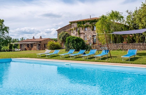 Sorano Apartment | Room 'Camera Sud' with Shared Pool, Shared Terrace and Wi-Fi