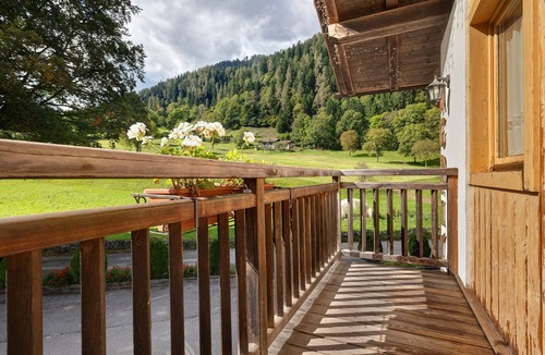 Caderzone Terme Apartment | Room 'Camera Tripla N 2' with Mountain View, Shared Garden and Wi-Fi