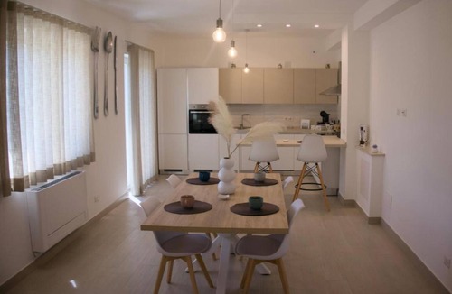 Minturno Apartment | Room 'Camera Tripla Bagno Privato Esterno' with Shared Terrace, Wi-Fi and Air Conditioning