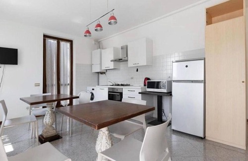 Pizzoletta Apartment | Room 'Camera Tripla Budget' with Shared Terrace, Wi-Fi and Air Conditioning