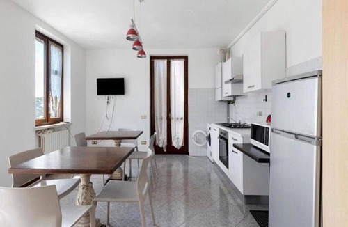 Pizzoletta Apartment | Room 'Camera Tripla Budget' with Shared Terrace, Wi-Fi and Air Conditioning