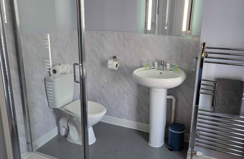Cranleigh House | Room-comfortable and Spacious Double En-