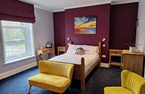 Cranleigh House | Room-comfortable and Spacious Double En-
