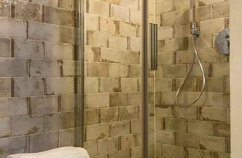 Quargnento Apartment | Room 'Cùcu' with Shared Garden, Wi-Fi and Air Conditioning