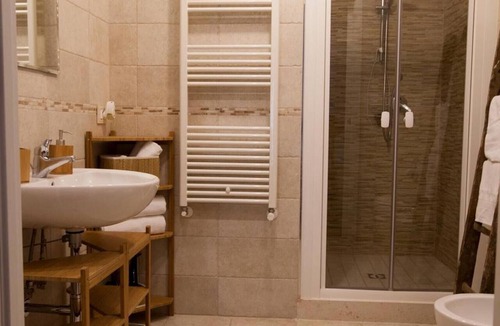 Conversano Apartment | Room 'Dimora Nonna Rosa Triple' with Balcony, Wi-Fi and Air Conditioning