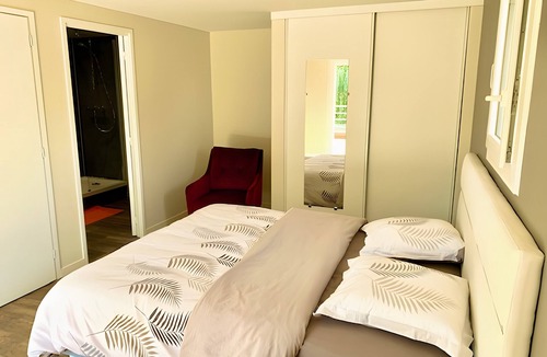 Saint-Marcel-de-Felines Bed & Breakfast | Room 'Domaine De Jarentin – Chambre Rubis' with Private Terrace, Balcony and Wi-Fi