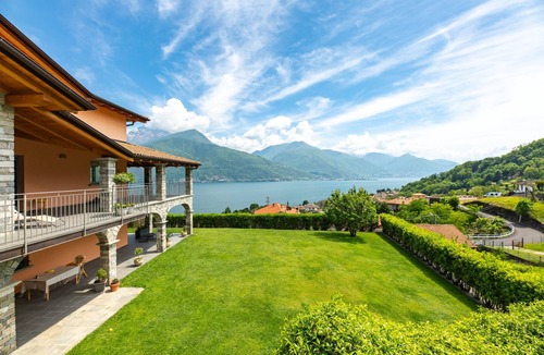 Musso Apartment | Room 'Elena' with shared pool, Wi-Fi and air conditioning